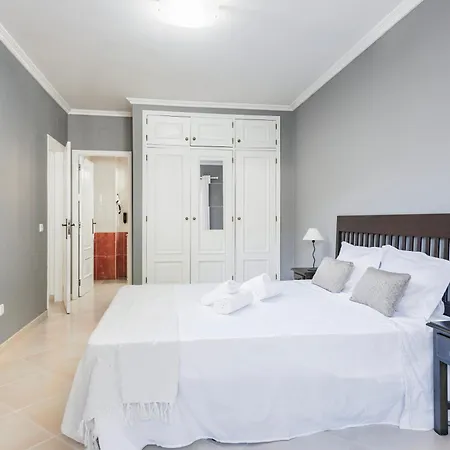 Modern 2br شقة