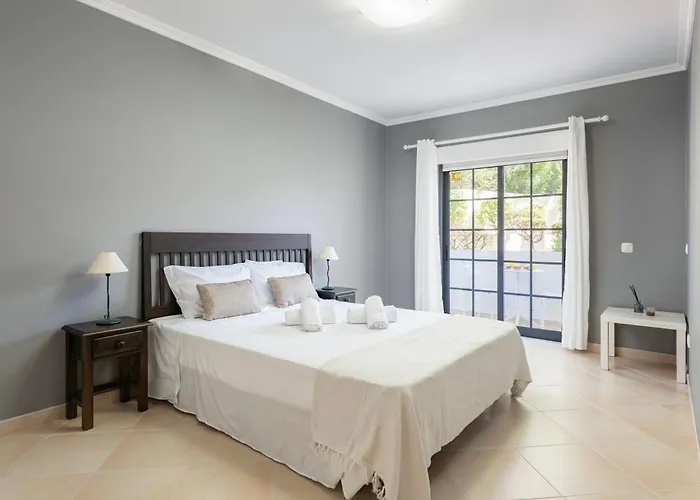 Modern 2br Lejlighed *