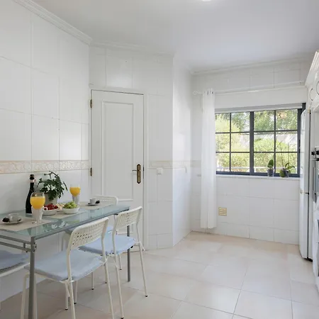 Апартаменты Modern 2br Картейра